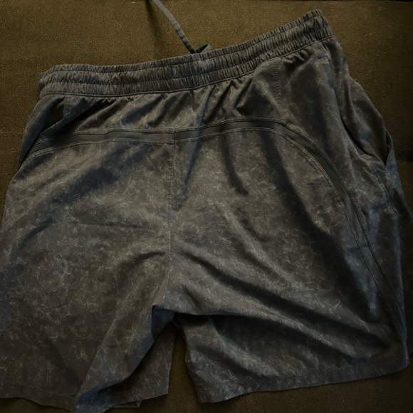 Lululemon shorts - Picture 4 of 5